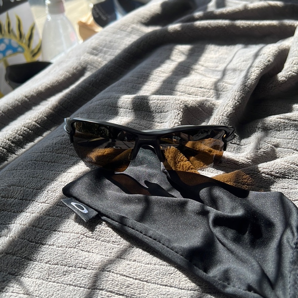 Oakley sunglasses flex 2.0. Brown Tint